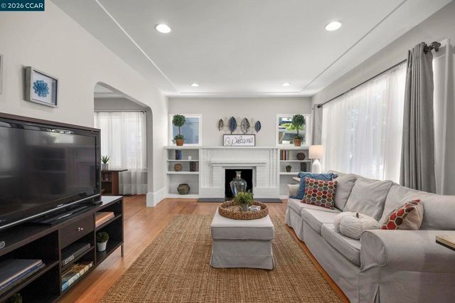 4426 4426 Park Blvd, Oakland, CA 94602