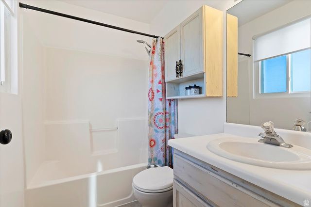 4645 S 3950 W, Roy, UT 84067