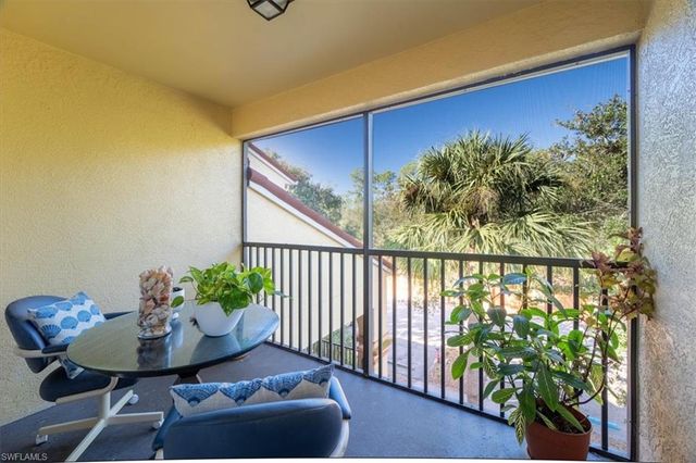 7925 Preserve CIR # 333, Naples, FL 34119