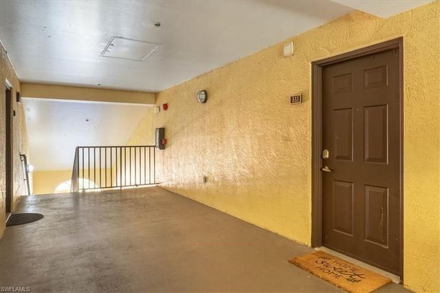 7925 Preserve CIR # 333, Naples, FL 34119