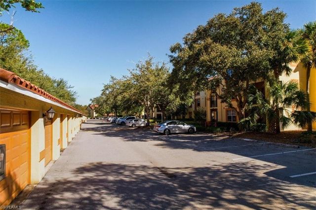 7925 Preserve CIR # 333, Naples, FL 34119