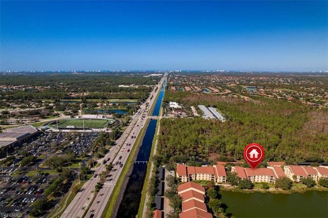 7925 Preserve CIR # 333, Naples, FL 34119