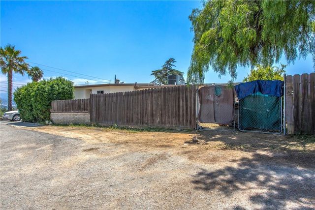 12190 Gladys, Yucaipa, CA 92399