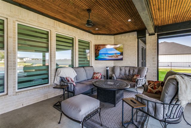 12000 Bella Vino Drive, Fort Worth, TX 76126