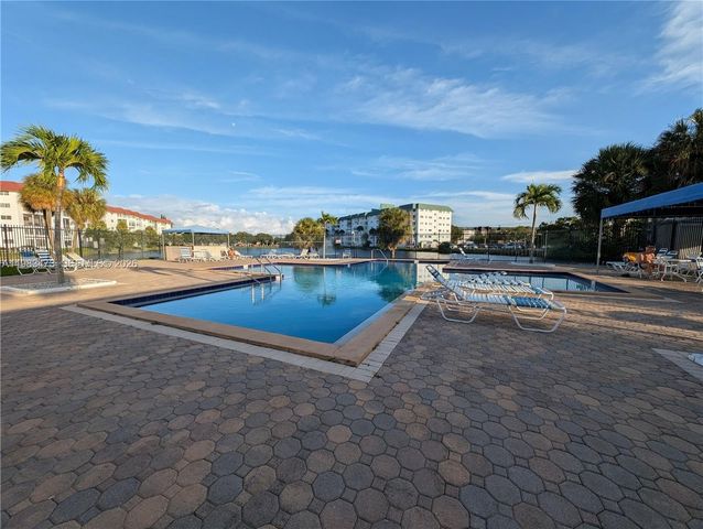 4801 NW 22nd Ct 205, Lauderhill, FL 33313