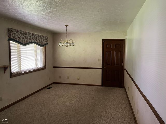 4221 Solun Road, Indianapolis, IN 46221