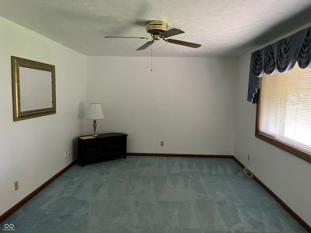 4221 Solun Road, Indianapolis, IN 46221