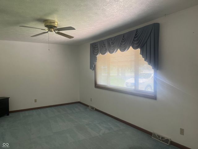 4221 Solun Road, Indianapolis, IN 46221