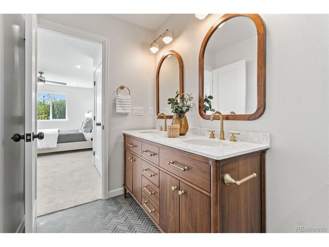 1052 N Knox Ct, Denver, CO 80204