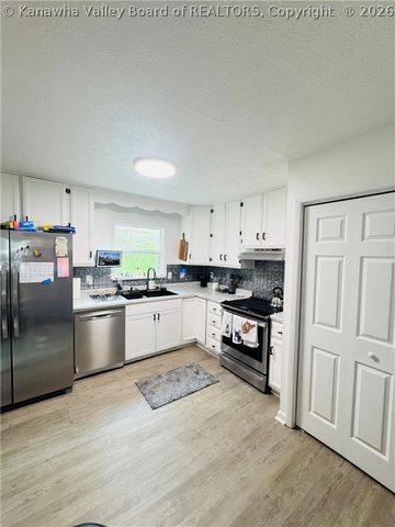 83 Geronimo Drive, St Albans, WV 25177