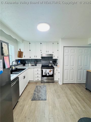 83 Geronimo Drive, St Albans, WV 25177