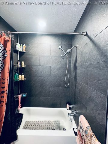 83 Geronimo Drive, St Albans, WV 25177