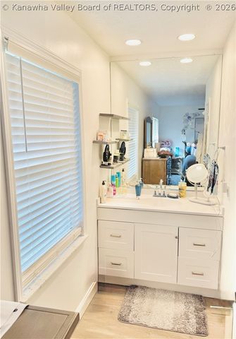 83 Geronimo Drive, St Albans, WV 25177