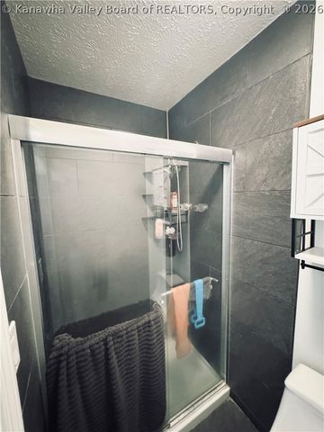 83 Geronimo Drive, St Albans, WV 25177