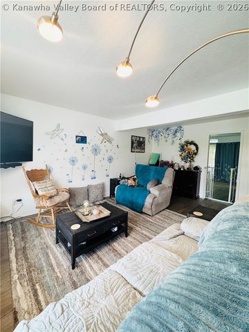 83 Geronimo Drive, St Albans, WV 25177