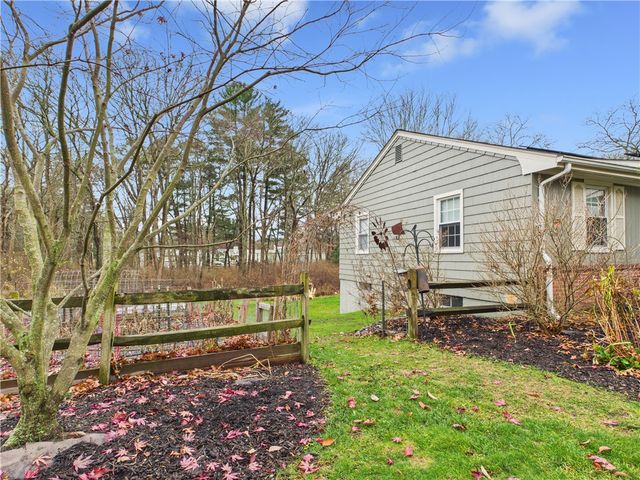77 Fairfield Drive, North Kingstown, RI 02852