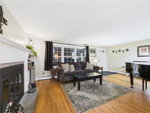 77 Fairfield Drive, North Kingstown, RI 02852