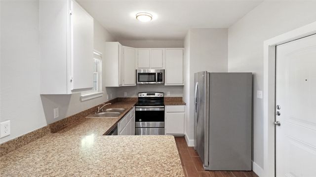 301 Mineral Wells, Terrell, TX 75160