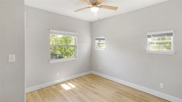301 Mineral Wells, Terrell, TX 75160