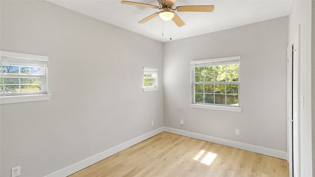 301 Mineral Wells, Terrell, TX 75160