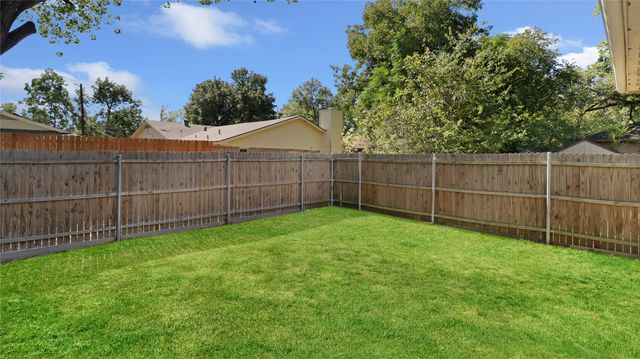 301 Mineral Wells, Terrell, TX 75160
