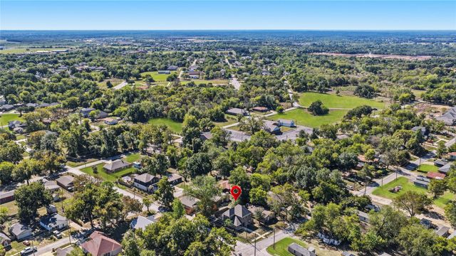 301 Mineral Wells, Terrell, TX 75160