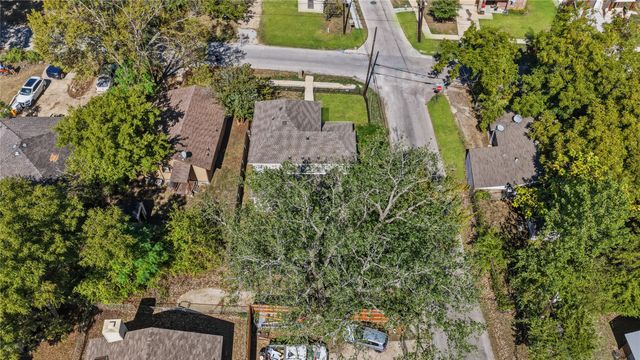 301 Mineral Wells, Terrell, TX 75160