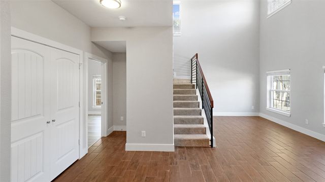 301 Mineral Wells, Terrell, TX 75160