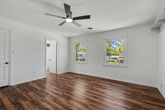 2304 Shannon Drive, Valparaiso, IN 46383