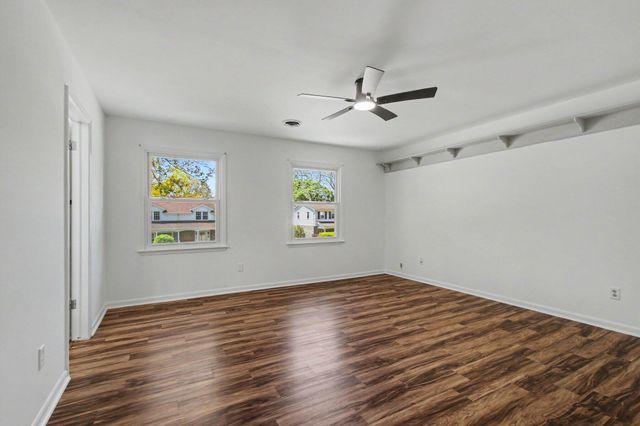 2304 Shannon Drive, Valparaiso, IN 46383