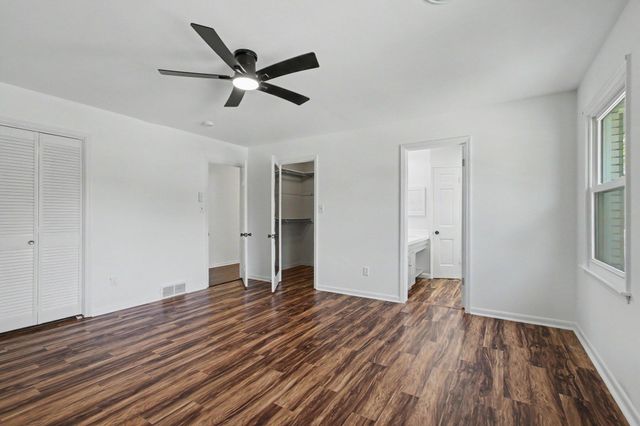 2304 Shannon Drive, Valparaiso, IN 46383