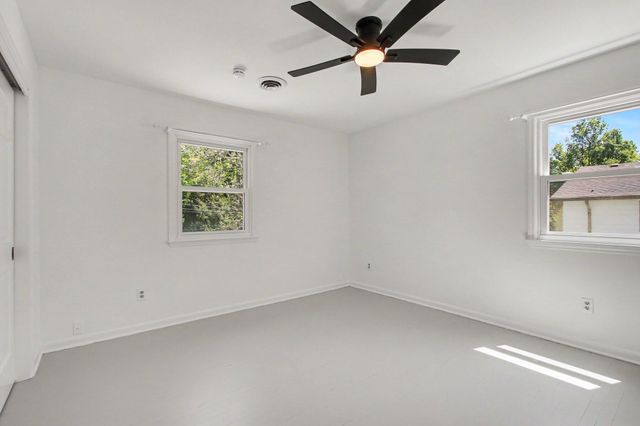 2304 Shannon Drive, Valparaiso, IN 46383