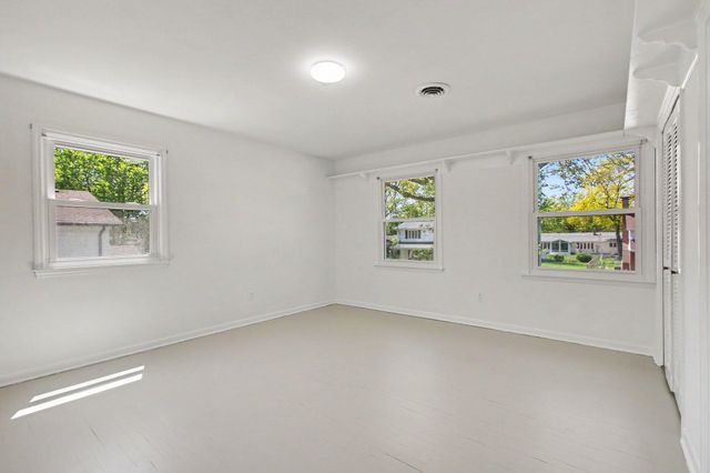 2304 Shannon Drive, Valparaiso, IN 46383