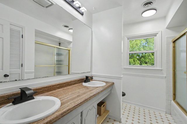 2304 Shannon Drive, Valparaiso, IN 46383