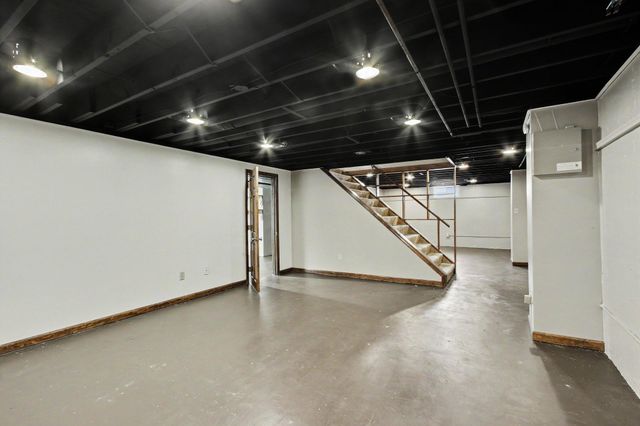 2304 Shannon Drive, Valparaiso, IN 46383