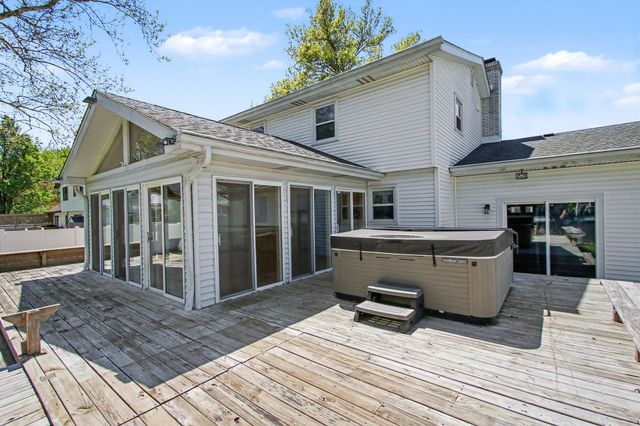 2304 Shannon Drive, Valparaiso, IN 46383