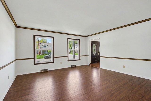 2304 Shannon Drive, Valparaiso, IN 46383