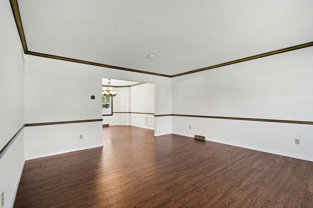 2304 Shannon Drive, Valparaiso, IN 46383