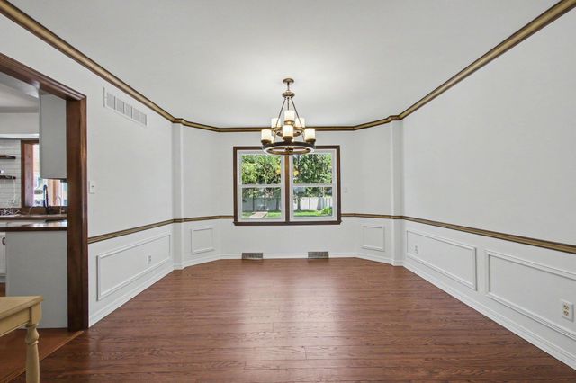 2304 Shannon Drive, Valparaiso, IN 46383
