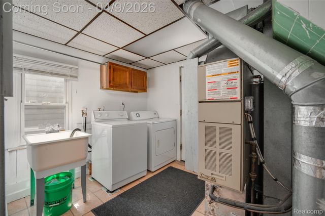 15843 Knight, Redford Charter Township, MI 48239