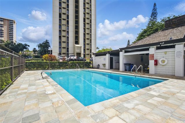 98-500 Koauka Loop 18A, Aiea, HI 96701