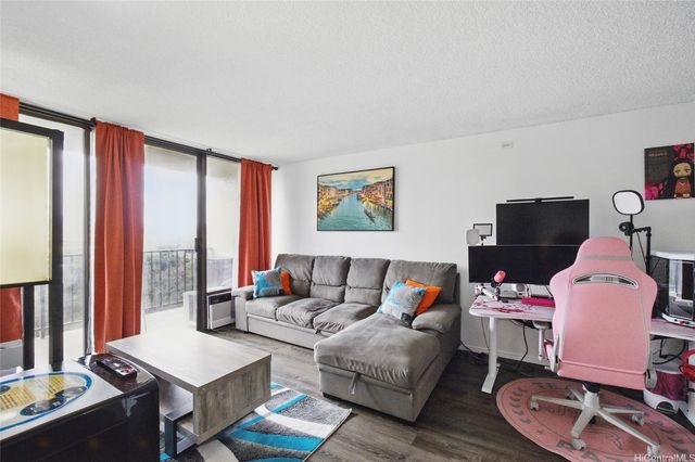 98-500 Koauka Loop 18A, Aiea, HI 96701