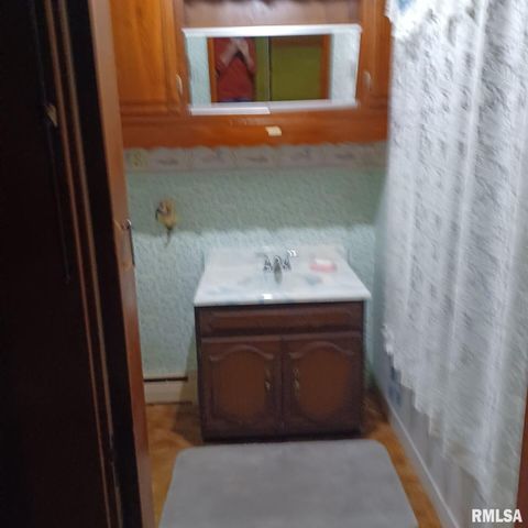 1607 S Carbon Street, Marion, IL 62959