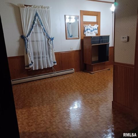 1607 S Carbon Street, Marion, IL 62959