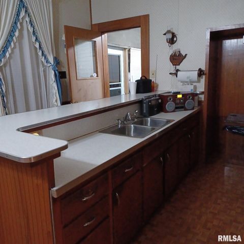 1607 S Carbon Street, Marion, IL 62959