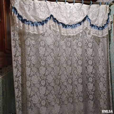 1607 S Carbon Street, Marion, IL 62959