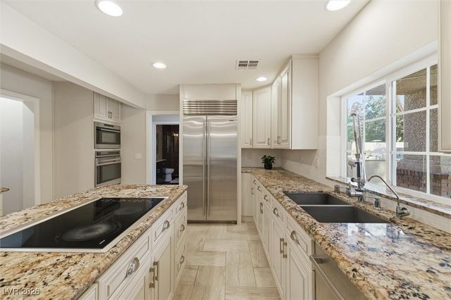 2252 Buckingham Court, Henderson, NV 89074