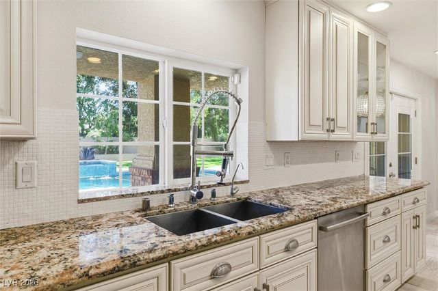 2252 Buckingham Court, Henderson, NV 89074