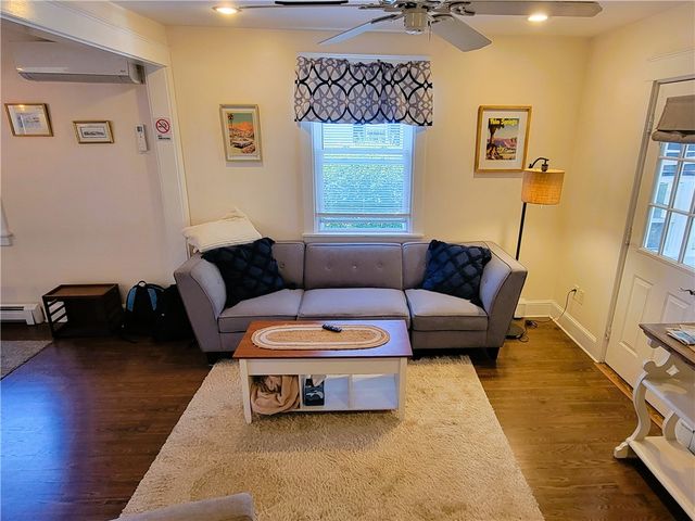 18 Palmer Street, Newport, RI 02840