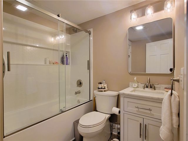 18 Palmer Street, Newport, RI 02840